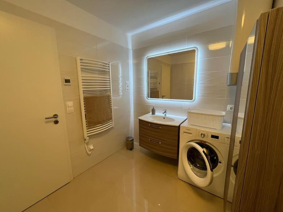 Swan Apartman - Keszthely Exteriör bild